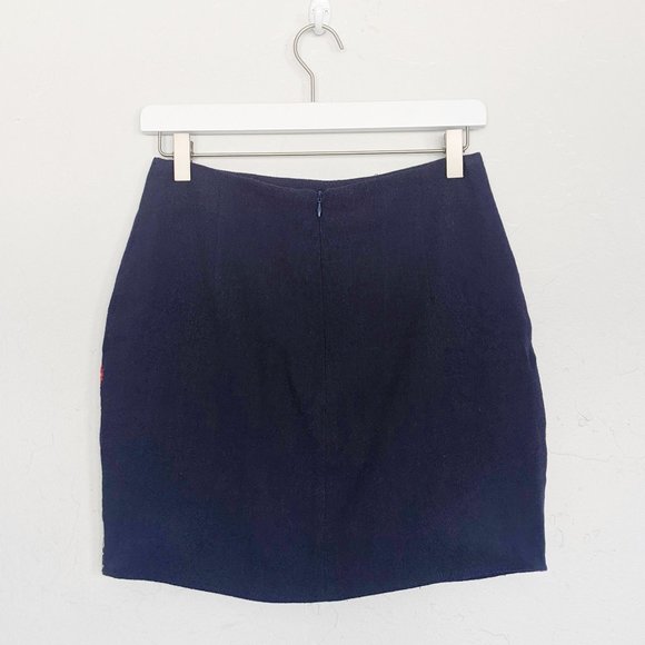 Umgee Floral Embroidered Mini Skirt Medium - Picture 3 of 5